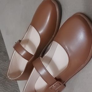 Very cute leathers 👞korean style.